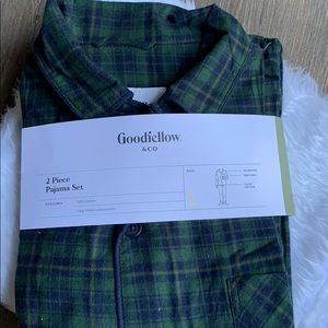 NWT // 2 pice pajama set